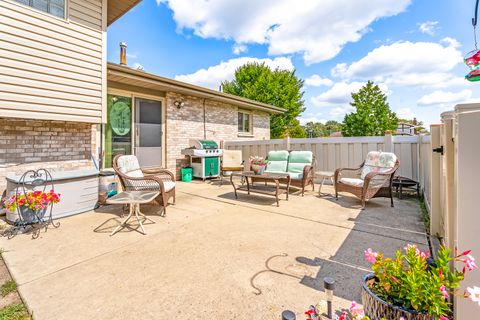 Tiny photo for 17900 65th Avenue, Tinley Park, IL 60477 (MLS # 12447196)