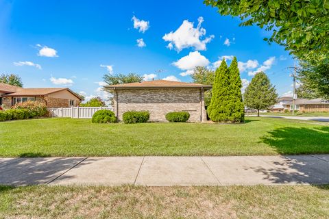 Tiny photo for 17900 65th Avenue, Tinley Park, IL 60477 (MLS # 12447196)