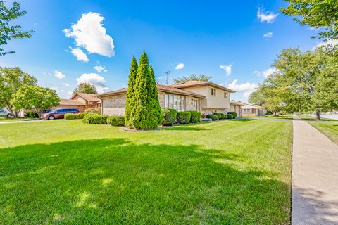 Tiny photo for 17900 65th Avenue, Tinley Park, IL 60477 (MLS # 12447196)