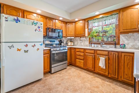 Tiny photo for 17900 65th Avenue, Tinley Park, IL 60477 (MLS # 12447196)