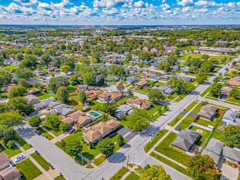 Tiny photo for 17900 65th Avenue, Tinley Park, IL 60477 (MLS # 12447196)