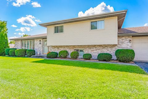 Tiny photo for 17900 65th Avenue, Tinley Park, IL 60477 (MLS # 12447196)