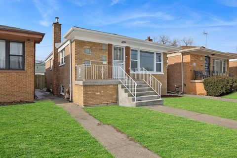 Photo of 8948 S Vincennes Avenue, Chicago, IL 60620 (MLS # 12614211)