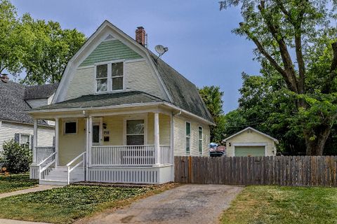Photo of 939 Saint John Street, Elgin, IL 60120 (MLS # 12444764)