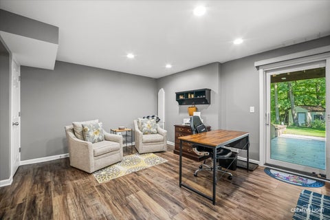 Tiny photo for 21436 W Sylvan Drive S, Mundelein, IL 60060 (MLS # 12742606)