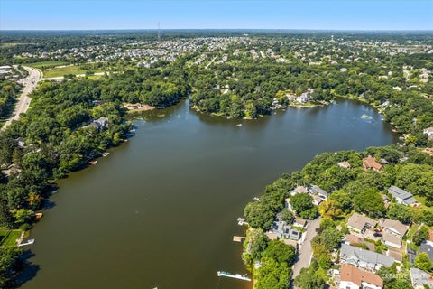 Tiny photo for 21436 W Sylvan Drive S, Mundelein, IL 60060 (MLS # 12742606)