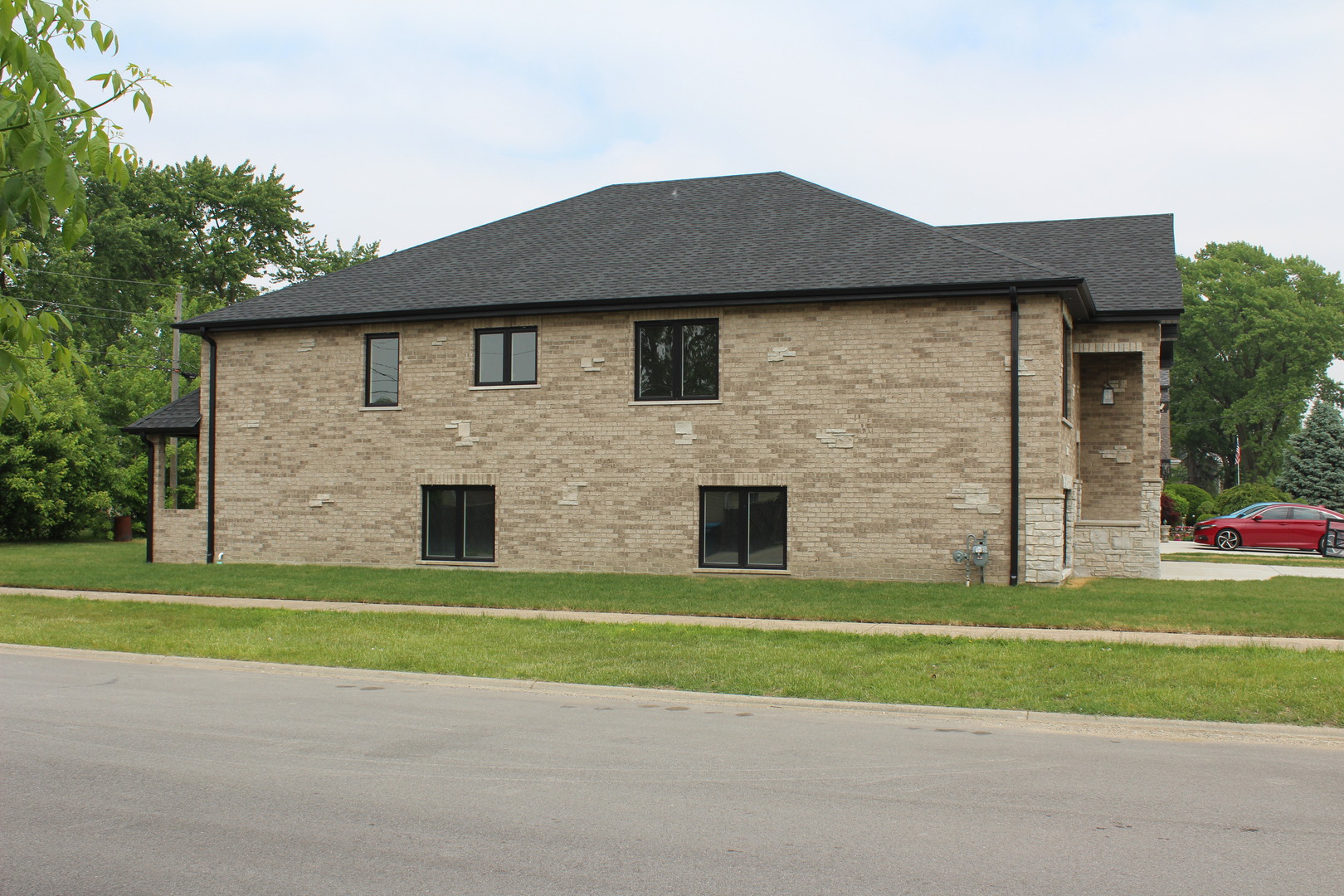 5660 W 83rd Place