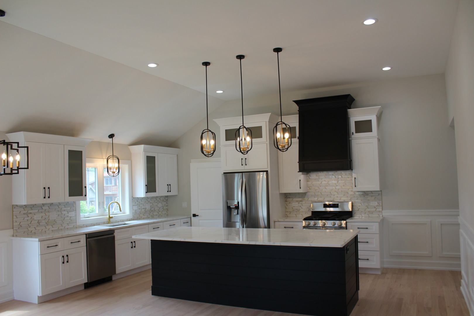 5660 W 83rd Place
