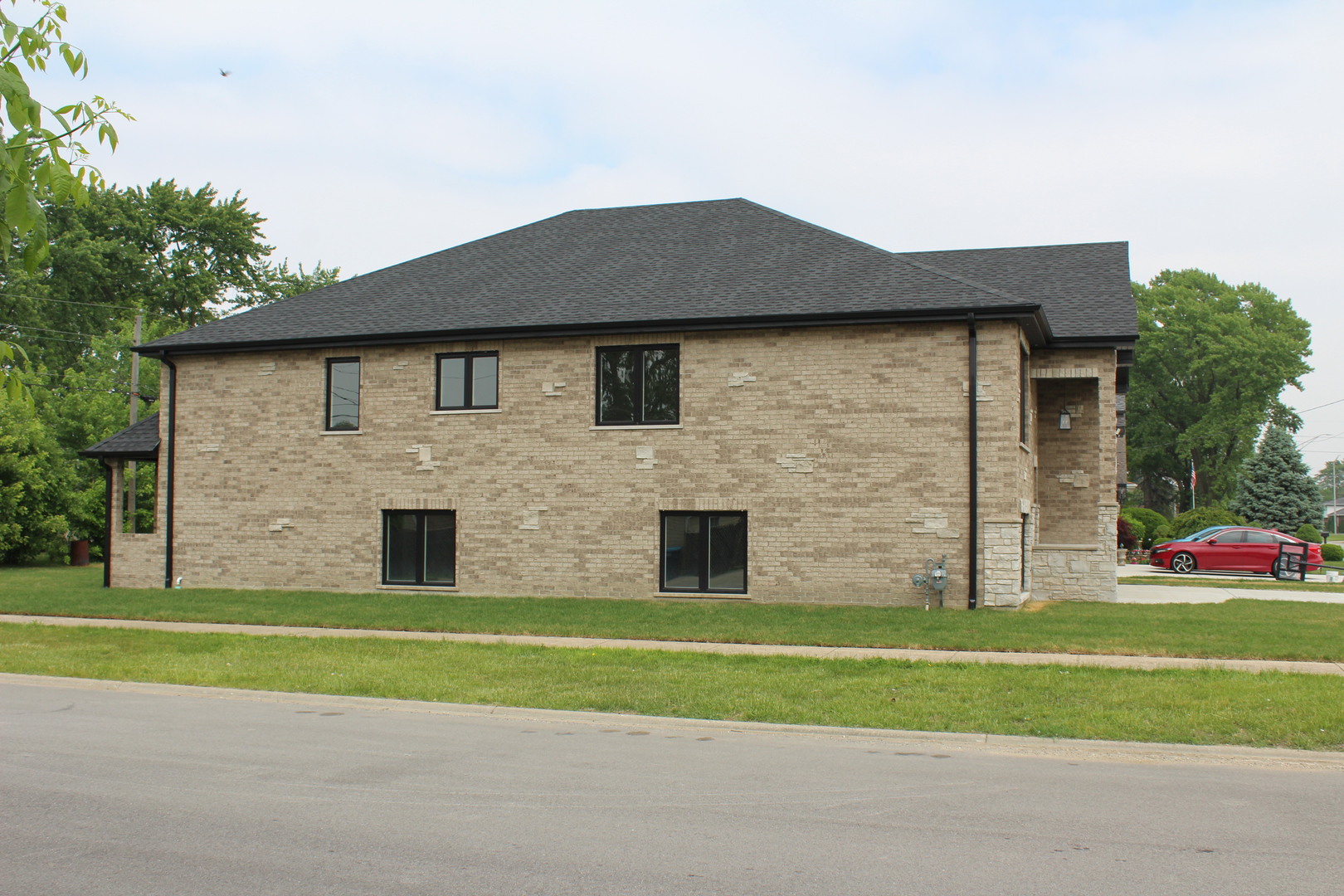 5660 W 83rd Place