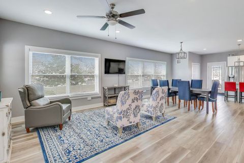 Tiny photo for 1148 W Kenilworth Avenue, Palatine, IL 60067 (MLS # 12532192)