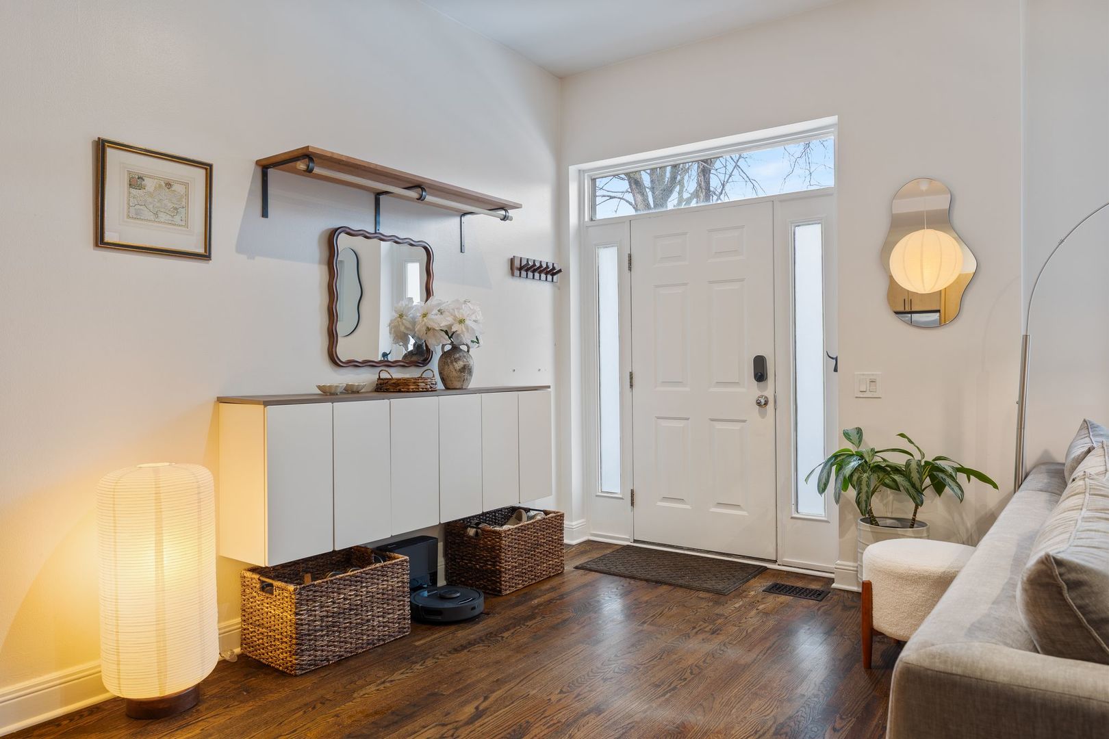 2132 W Schiller Street 1F