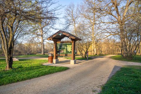 Tiny photo for 571 yosemite Way, Mundelein, IL 60060 (MLS # 12535203)