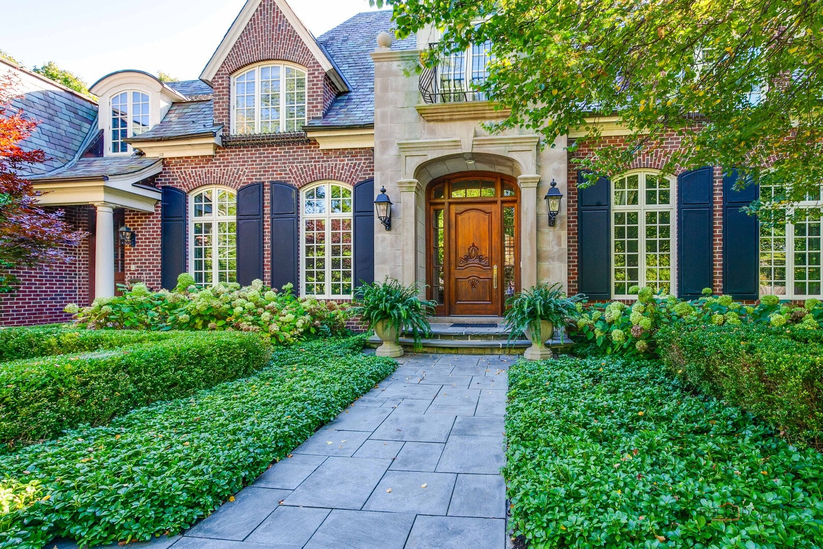 787 E Deerpath Road