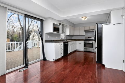 Tiny photo for 806 Hillview Drive, Lemont, IL 60439 (MLS # 12517085)