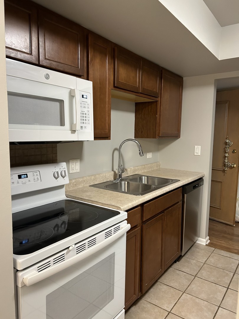 207 W Park Avenue 205