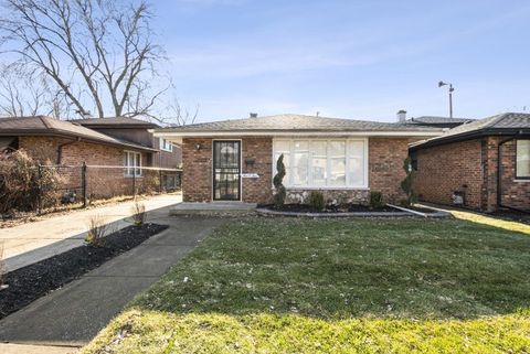 Photo of 505 E 146TH Street, Dolton, IL 60419 (MLS # 12553132)