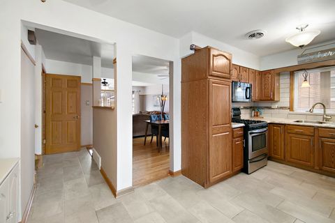 Tiny photo for 10137 Buell Court, Oak Lawn, IL 60453 (MLS # 12530546)