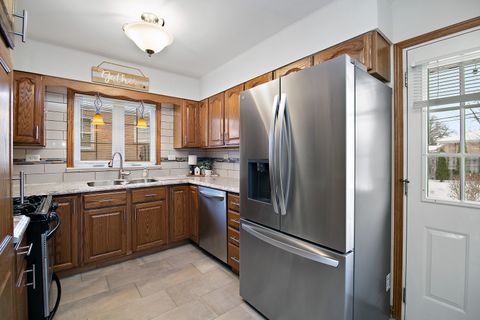 Tiny photo for 10137 Buell Court, Oak Lawn, IL 60453 (MLS # 12530546)