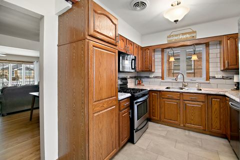 Tiny photo for 10137 Buell Court, Oak Lawn, IL 60453 (MLS # 12530546)