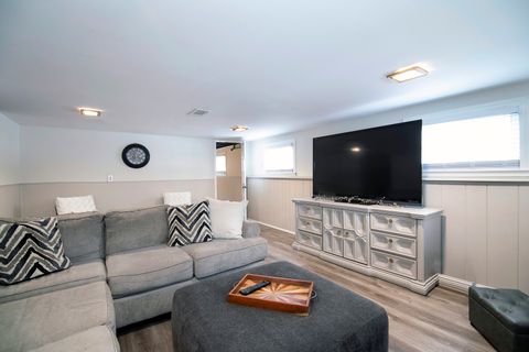 Tiny photo for 10137 Buell Court, Oak Lawn, IL 60453 (MLS # 12530546)