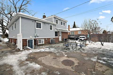 Tiny photo for 10137 Buell Court, Oak Lawn, IL 60453 (MLS # 12530546)