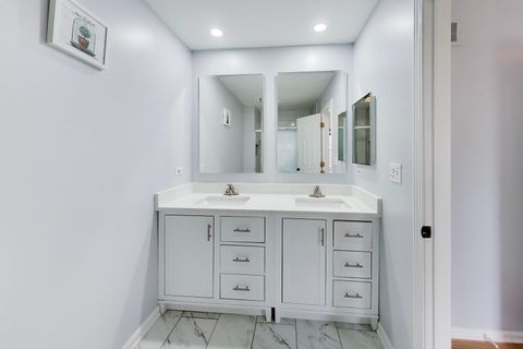 Tiny photo for 19 Dellmont Court, Buffalo Grove, IL 60089 (MLS # 12619007)