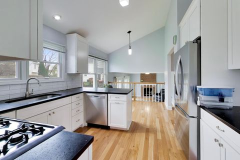 Tiny photo for 19 Dellmont Court, Buffalo Grove, IL 60089 (MLS # 12619007)