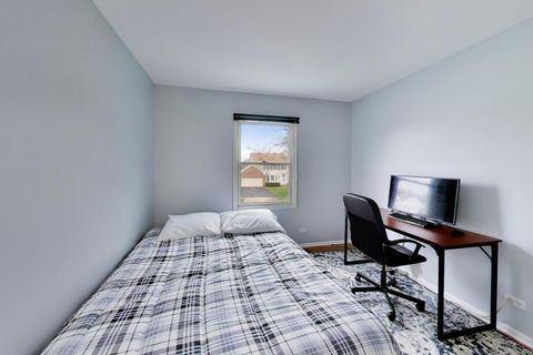 Tiny photo for 19 Dellmont Court, Buffalo Grove, IL 60089 (MLS # 12619007)