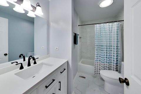 Tiny photo for 19 Dellmont Court, Buffalo Grove, IL 60089 (MLS # 12619007)