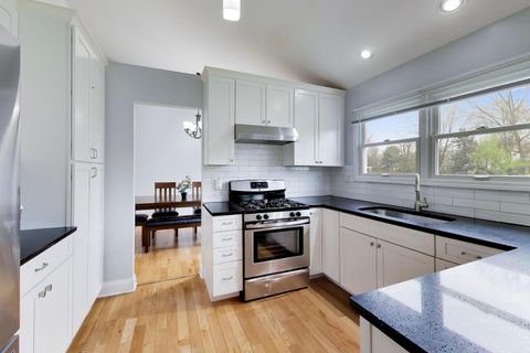 Tiny photo for 19 Dellmont Court, Buffalo Grove, IL 60089 (MLS # 12619007)