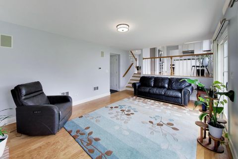 Tiny photo for 19 Dellmont Court, Buffalo Grove, IL 60089 (MLS # 12619007)