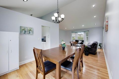 Tiny photo for 19 Dellmont Court, Buffalo Grove, IL 60089 (MLS # 12619007)