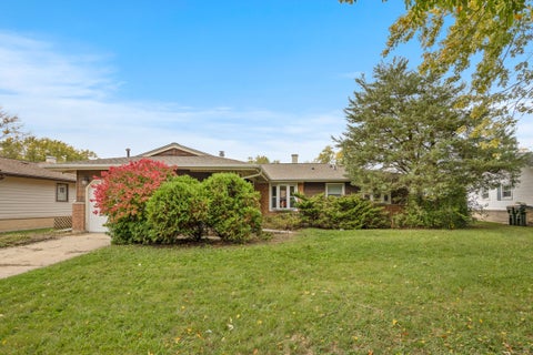 Tiny photo for 246 Greenbriar Street, Elk Grove Village, IL 60007 (MLS # 12779143)