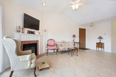 Tiny photo for 1907 Gresham Circle #D, Wheaton, IL 60189 (MLS # 12528868)