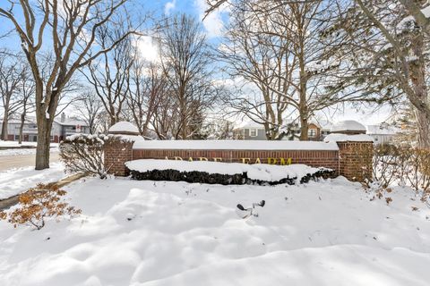 Tiny photo for 1907 Gresham Circle #D, Wheaton, IL 60189 (MLS # 12528868)