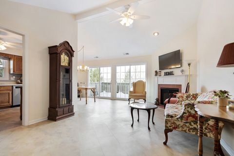 Tiny photo for 1907 Gresham Circle #D, Wheaton, IL 60189 (MLS # 12528868)