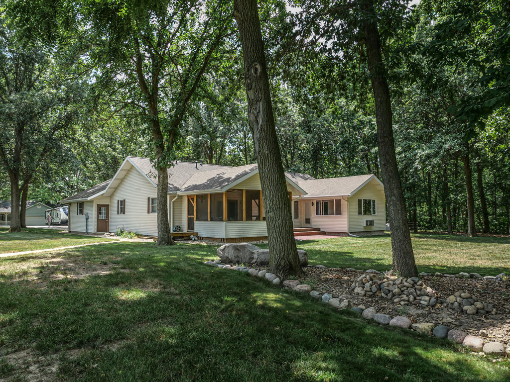 26 N Deer Lake
