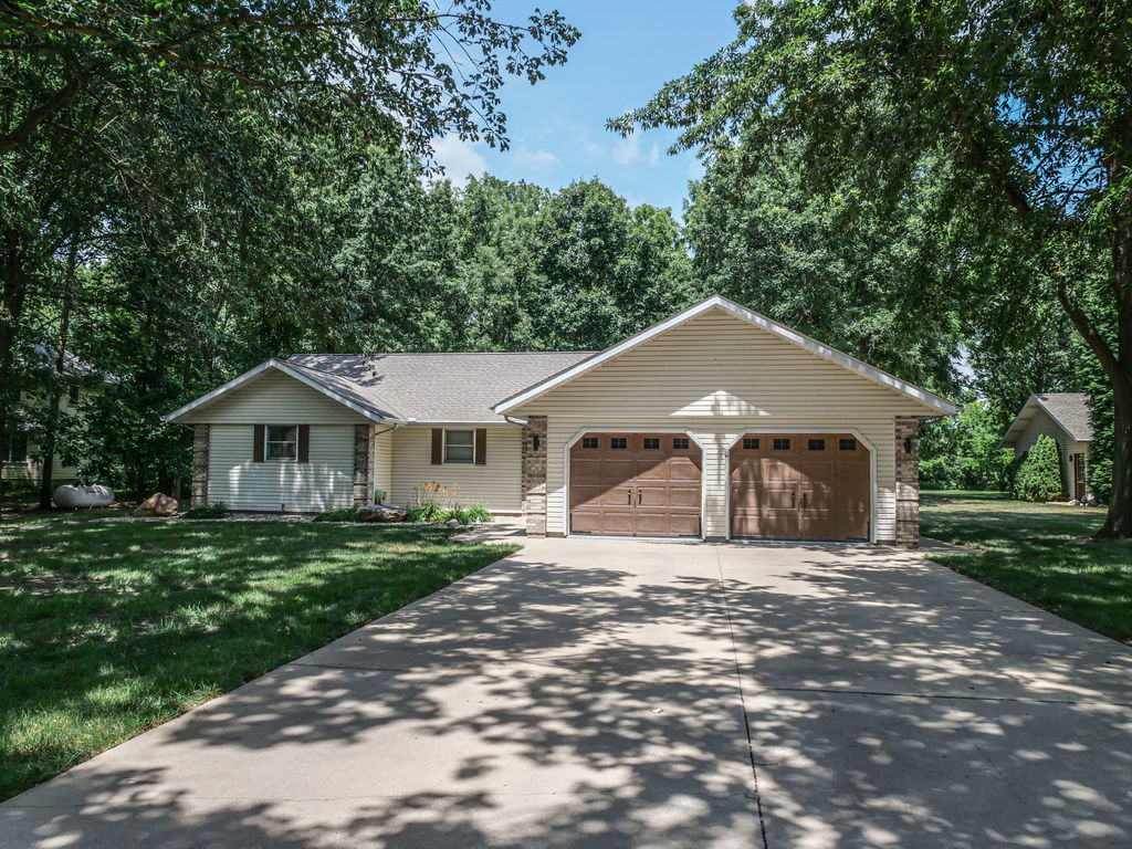 26 N Deer Lake