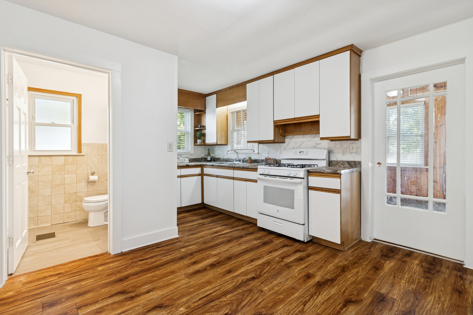 392 W Exchange Street
