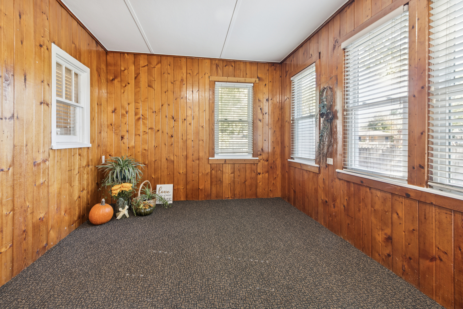 392 W Exchange Street