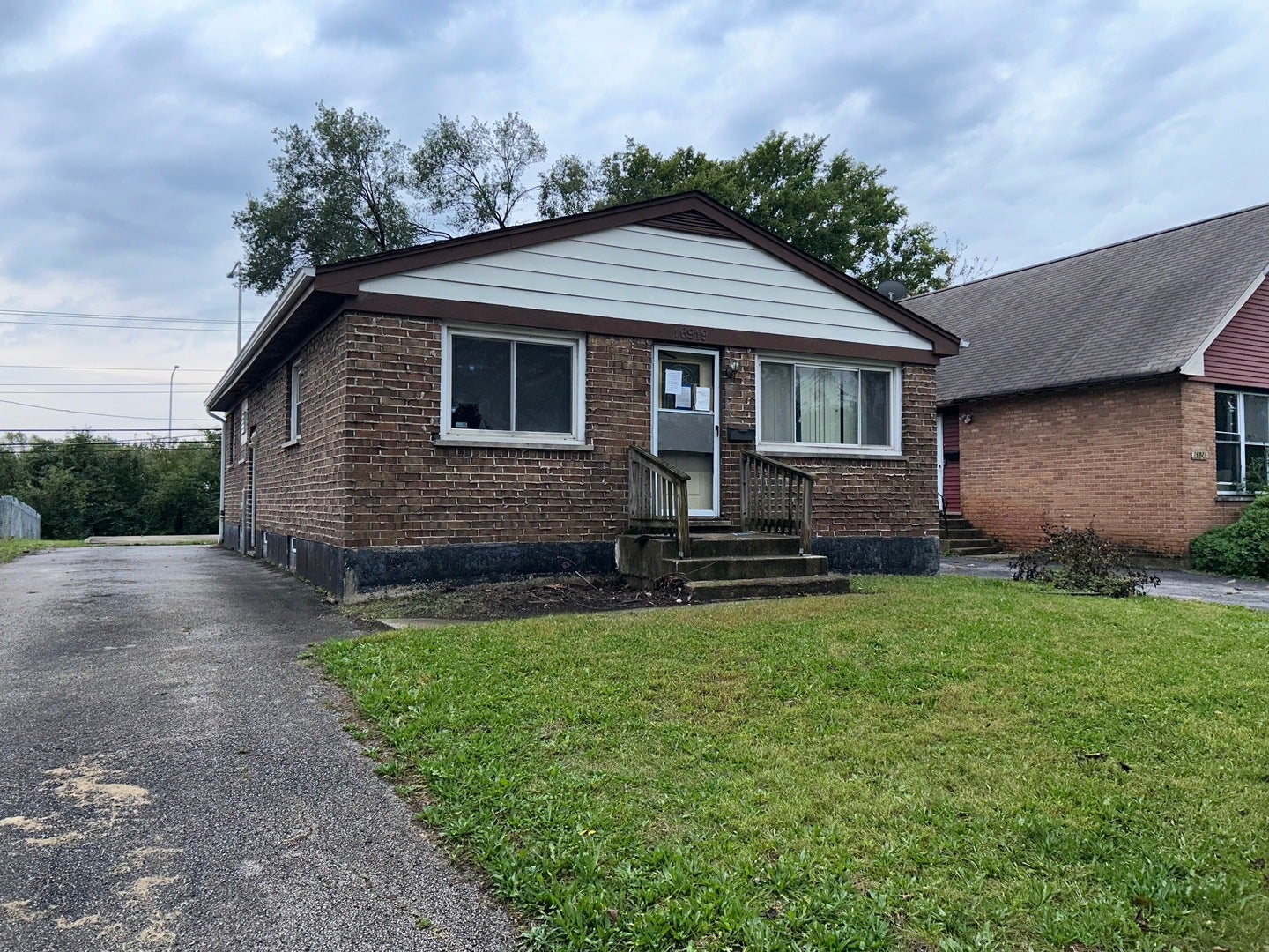 16919 Glen Oaks Drive