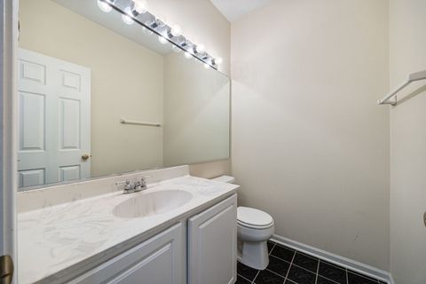 Tiny photo for 2556 Camberley Circle #2-813, Westchester, IL 60154 (MLS # 12609892)