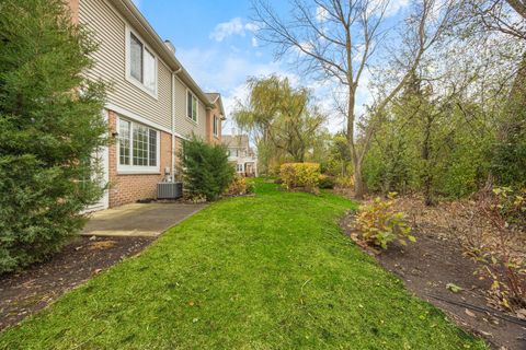Tiny photo for 2556 Camberley Circle #2-813, Westchester, IL 60154 (MLS # 12609892)