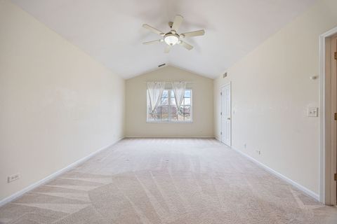 Tiny photo for 2556 Camberley Circle #2-813, Westchester, IL 60154 (MLS # 12609892)
