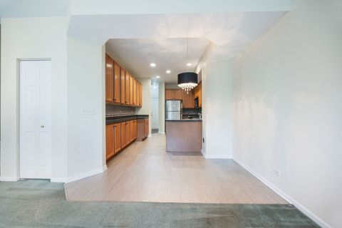 Tiny photo for 2556 Camberley Circle #2-813, Westchester, IL 60154 (MLS # 12609892)