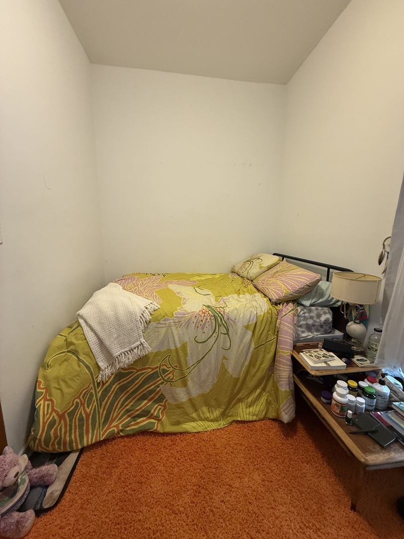 12 W CHESTNUT Street 2