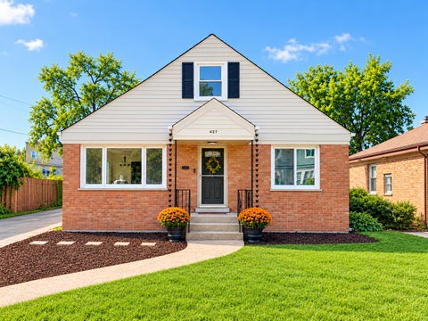 Photo of 427 Holly Court, Villa Park, IL 60181 (MLS # 12772128)