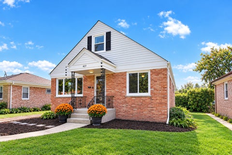 Tiny photo for 427 Holly Court, Villa Park, IL 60181 (MLS # 12772128)