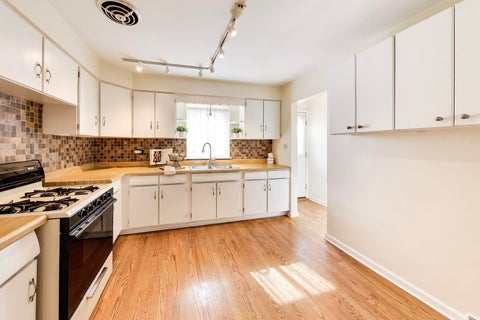 Tiny photo for 427 Holly Court, Villa Park, IL 60181 (MLS # 12772128)