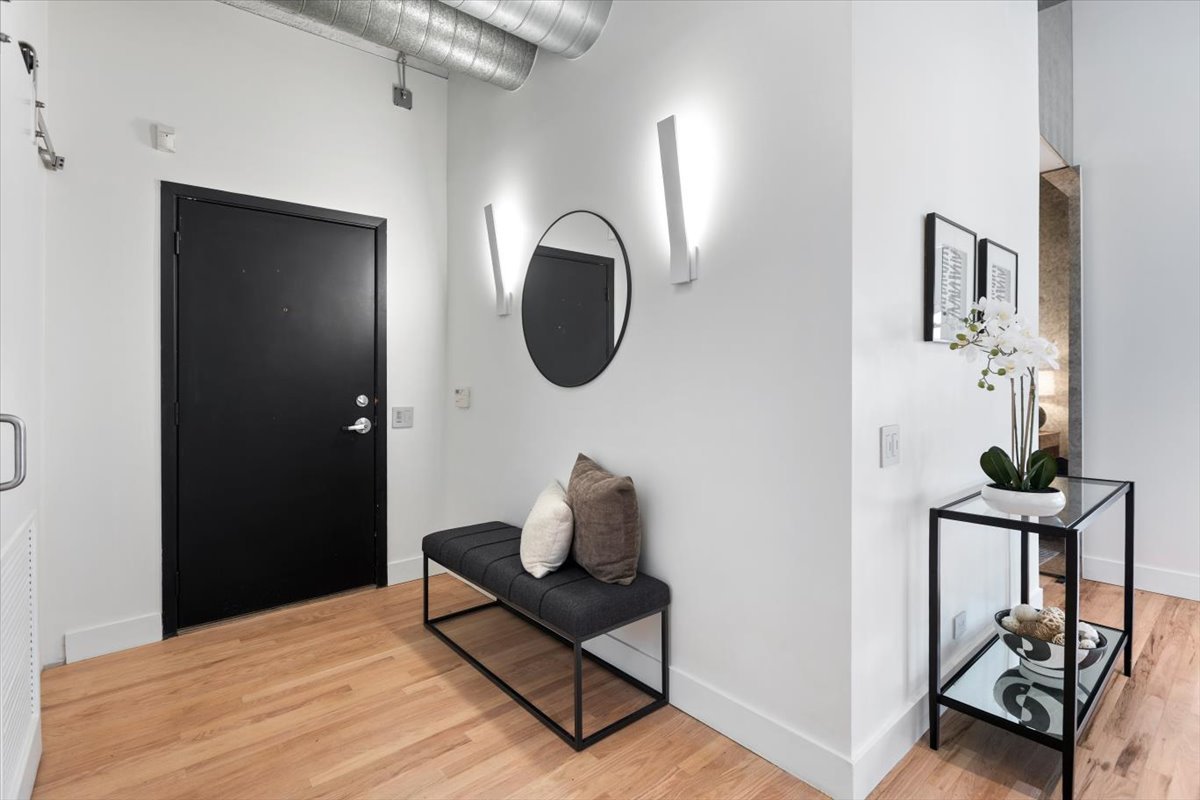 850 W Adams Street 4A